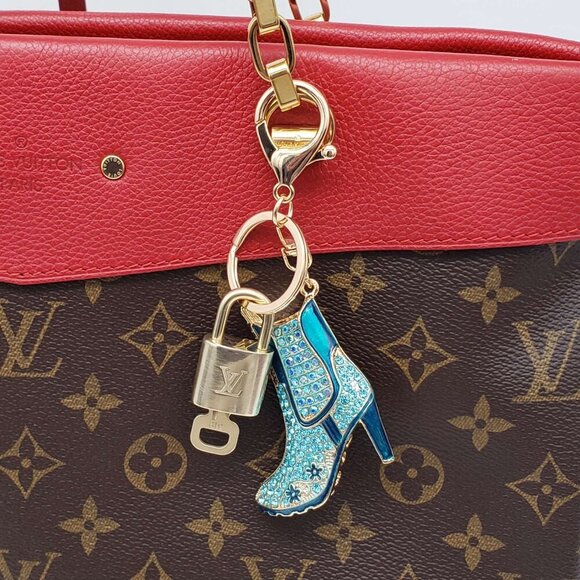 100% Auth Louis Vuitton Lock & Key with unbranded Bagcharm, Keycharm, Keychain - Picture 1 of 10
